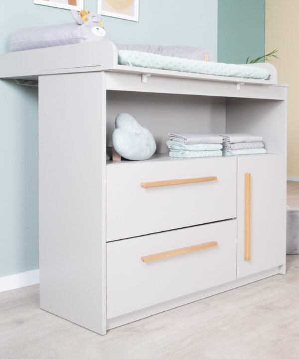 roba® Babymöbel-Set Lea - modernes schlichtes Babyzimmer Set aus Holz, (2-teiliges Set, Wickelkommode & Babybett 70 x 140 cm höhenverstellbar, Schlupfsprossen), Modernes Kinderzimmer mit Griffen aus Massivholz- Beige / Grau - Image 4
