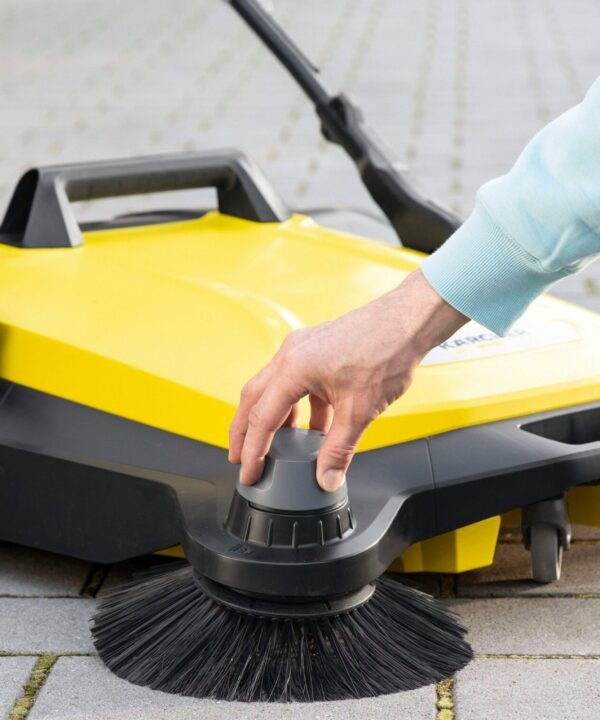 KÄRCHER Handkehrmaschine S 6, 67 cm Arbeitsbreite, mit Seitenbesen - Image 6